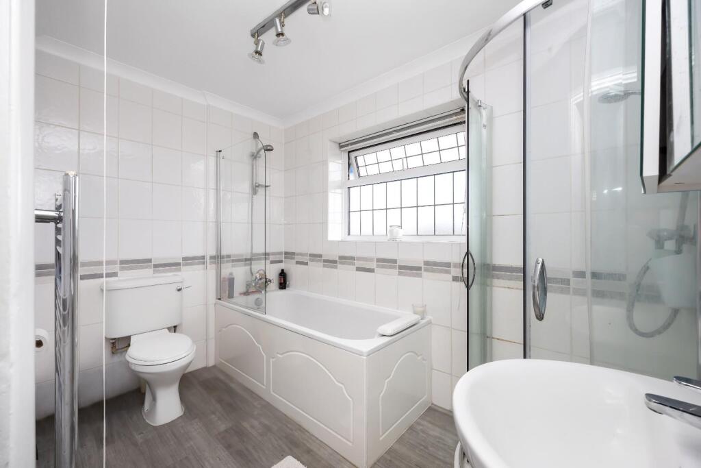 King George VI Drive 11-005.jpg