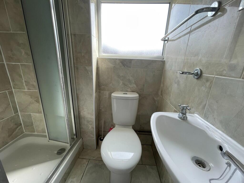 Downstairs shower