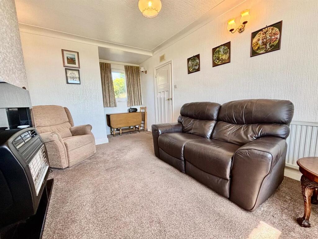 Living Room: