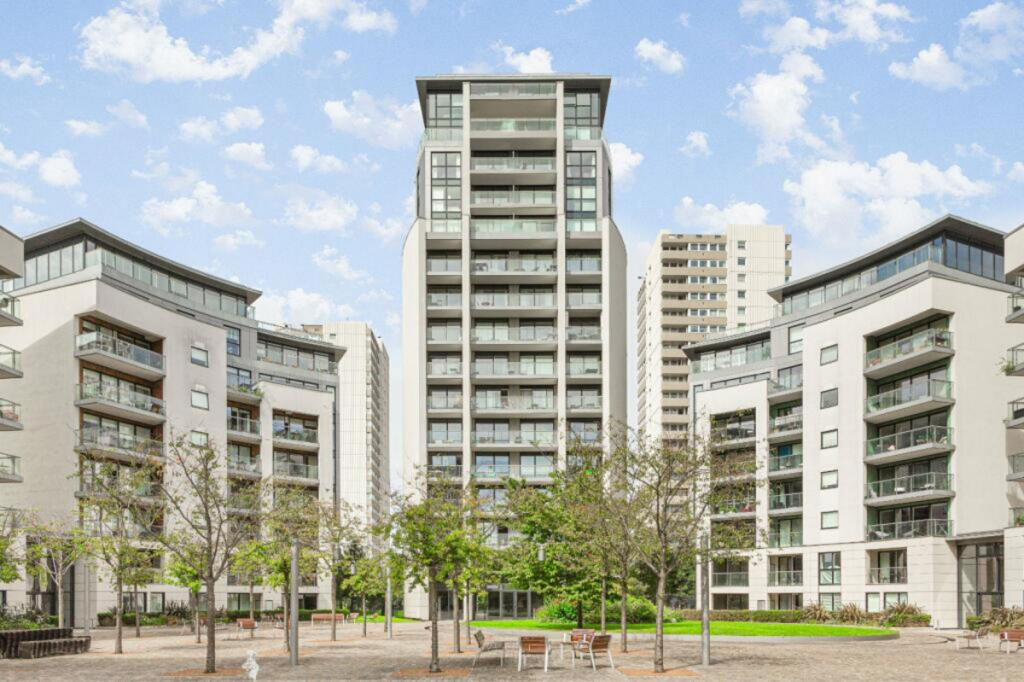 Pump House Crescent, Brentford, TW8
