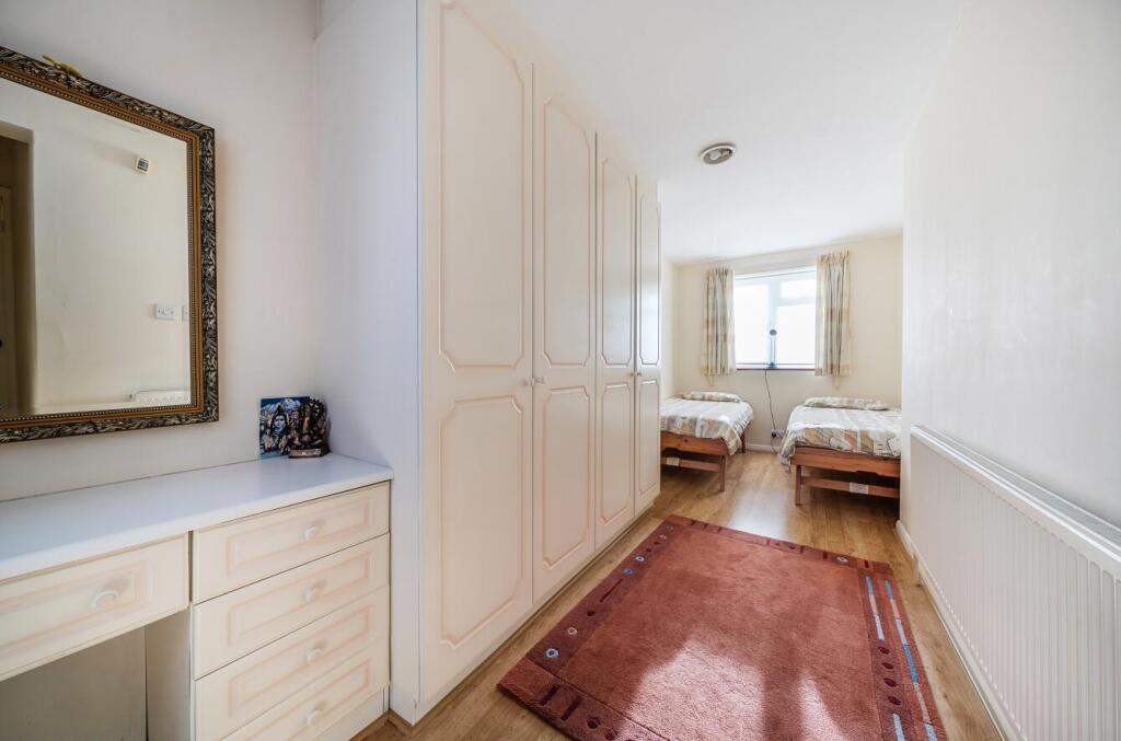 Davidson Frost-Wellings, DFW, Howberry Road, Bedro