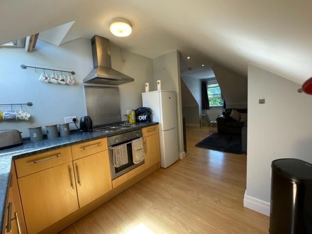 9 Wealden Lodge KitchSitting.jpg