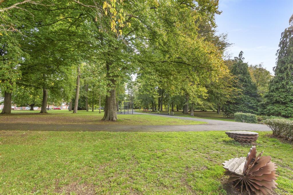 37 Kennedy Avenue, HP11 1BX-13.jpg