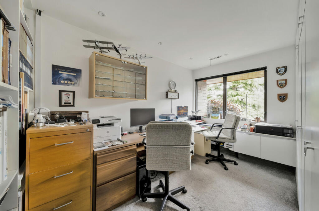 Bedroom/Study