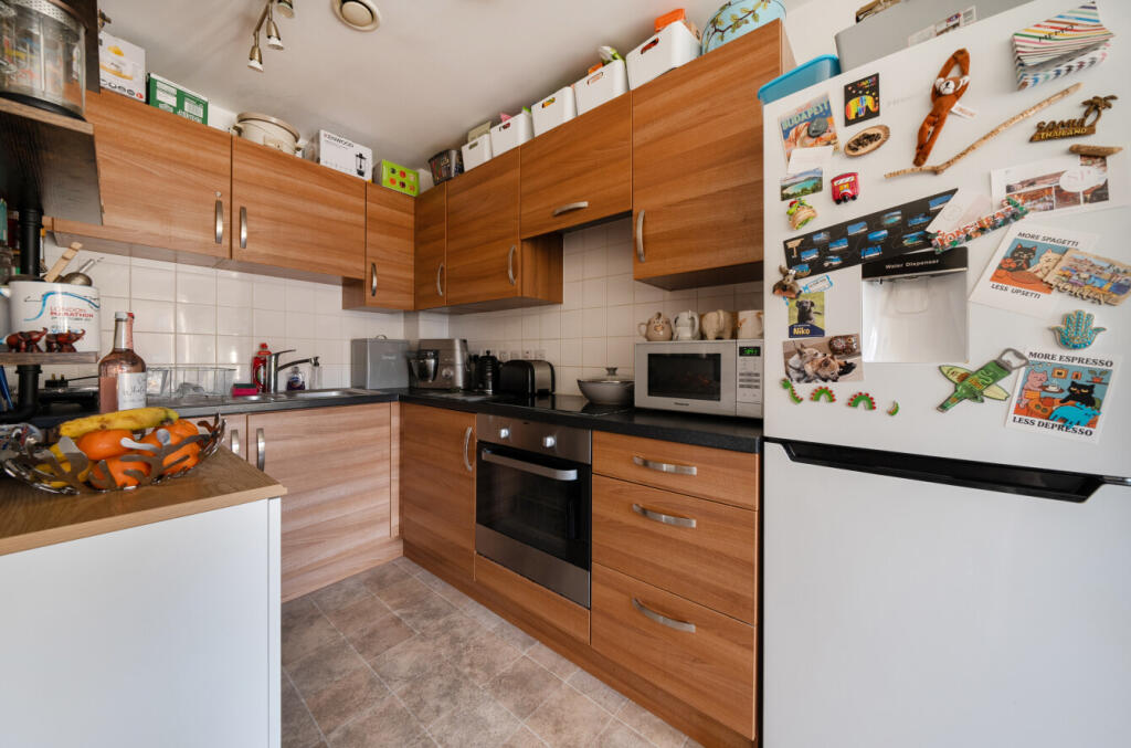 1371874-5-69209f0...