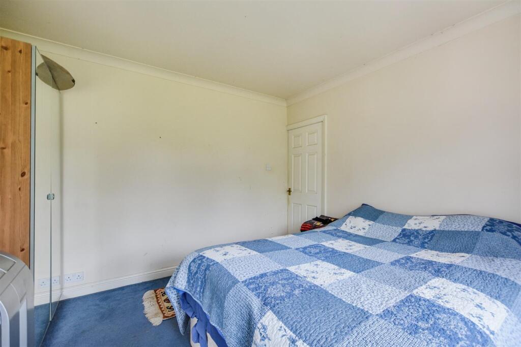 Bedroom 1_2.jpeg