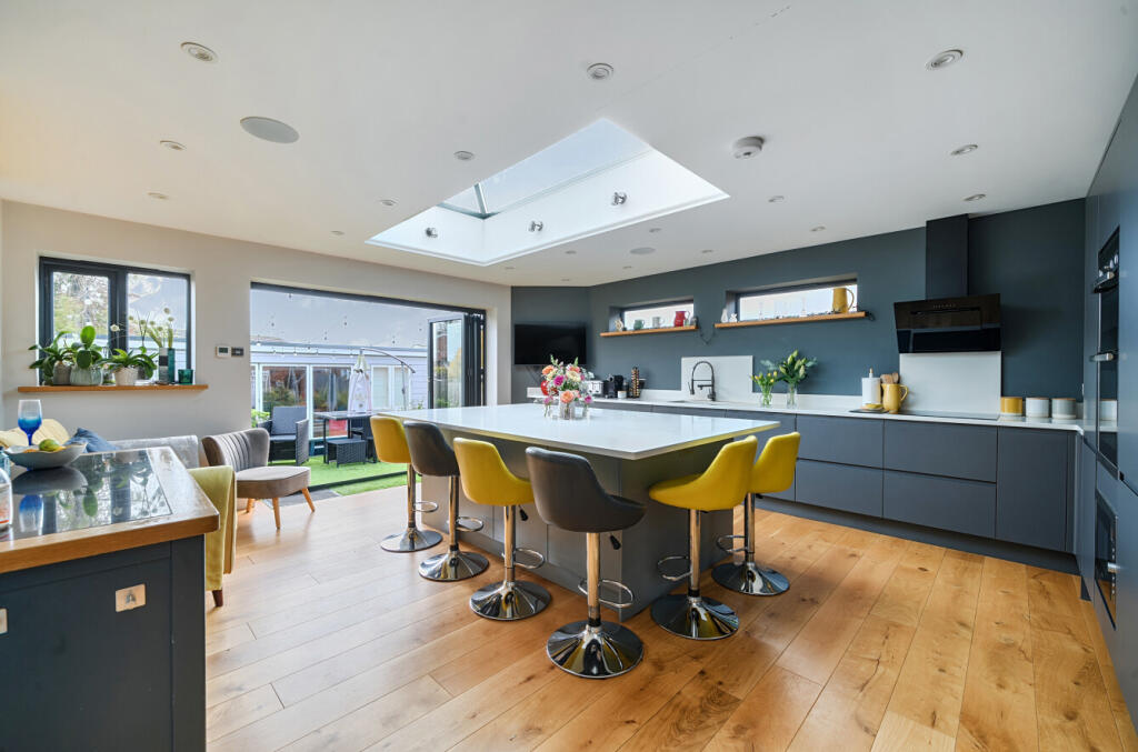 1375208-23-6908c7...