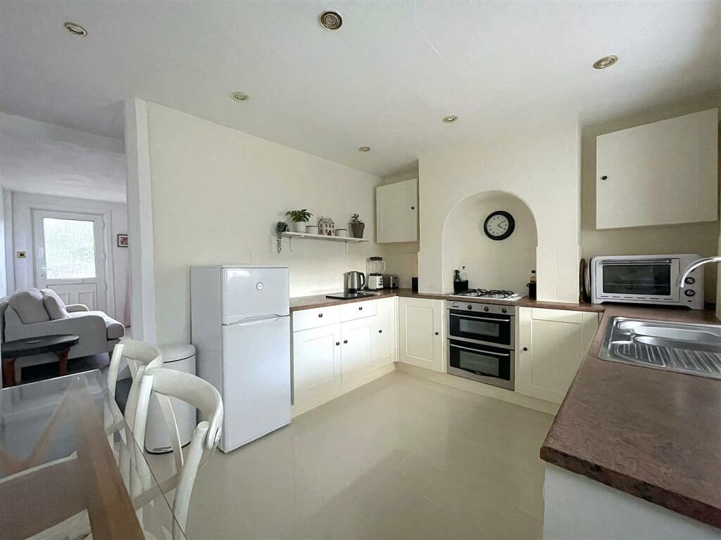 Kitchen:Dining Room (1).jpeg