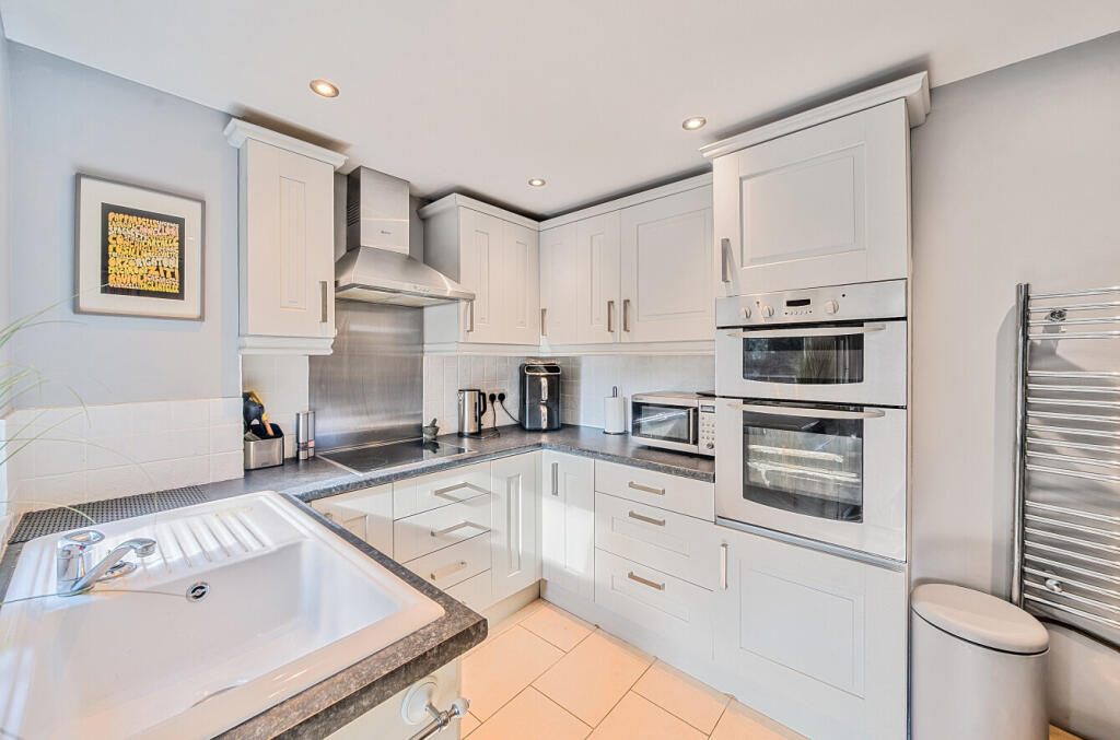 1313700-21-685af7...