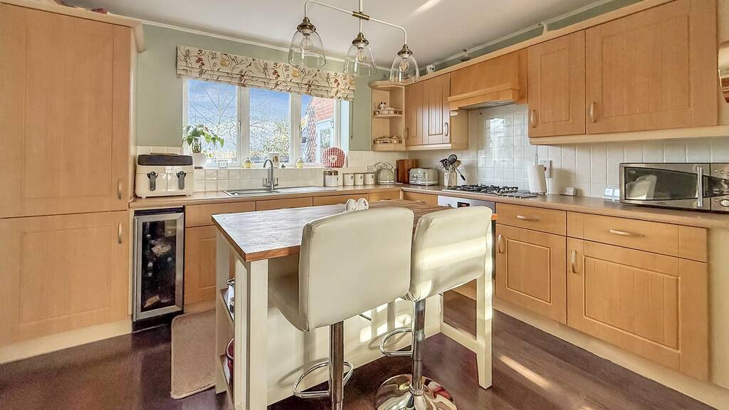 Kitchen/dining ro...