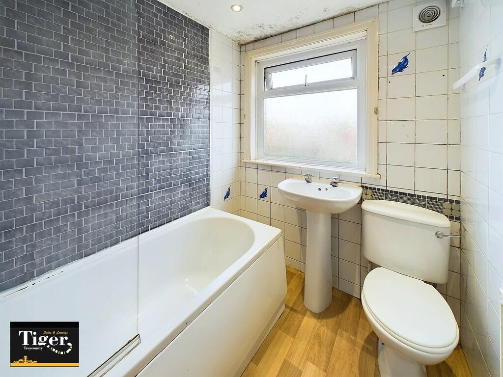 CAM02176G0-PR0476...