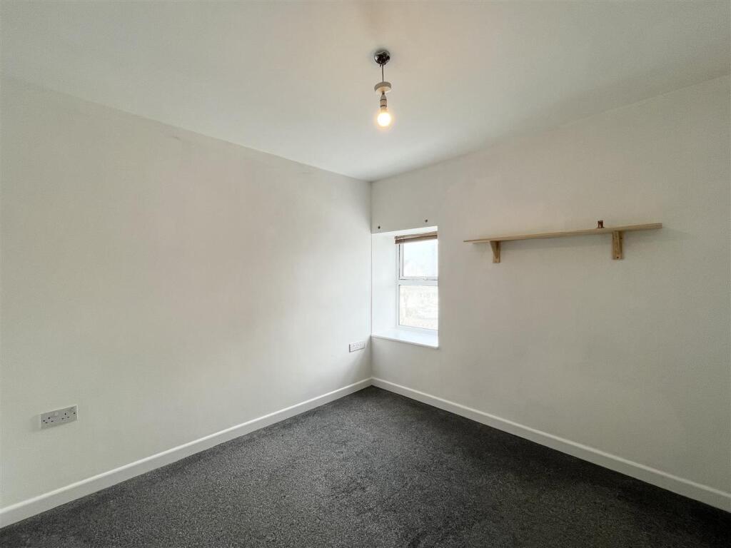 Flat 3 34 Cliff Bed.jpg