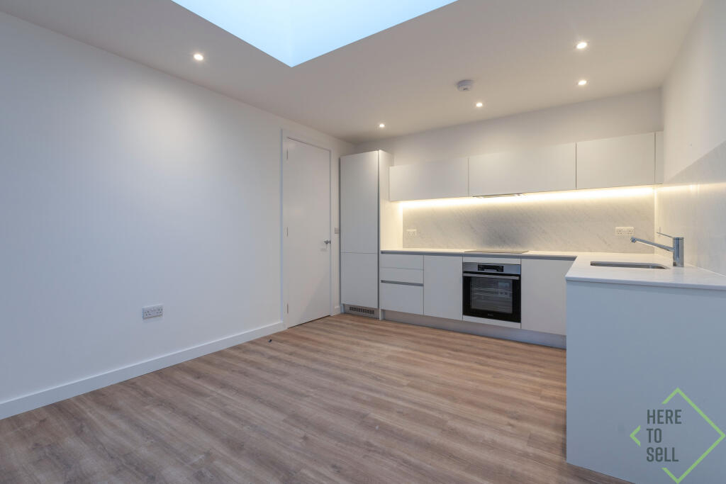 369 Green Lanes, London, N13 4JH-43
