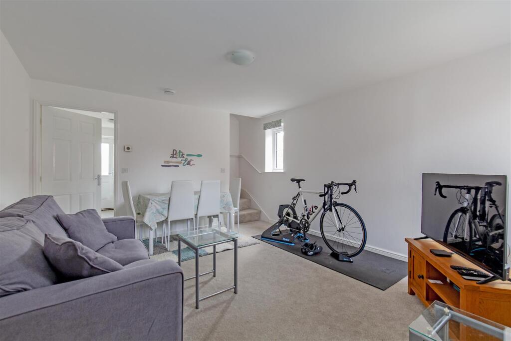 Reception Room-3.jpg