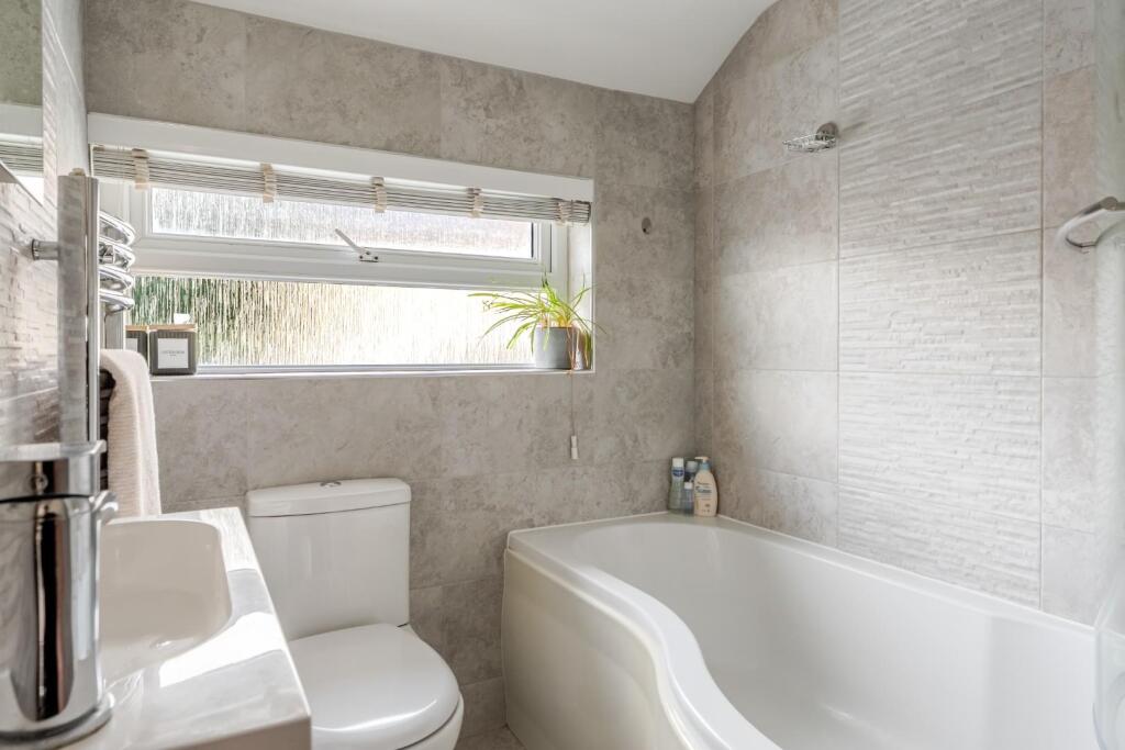 5 Church Court, Church Road, Redhill BS40 5SG 2.jp