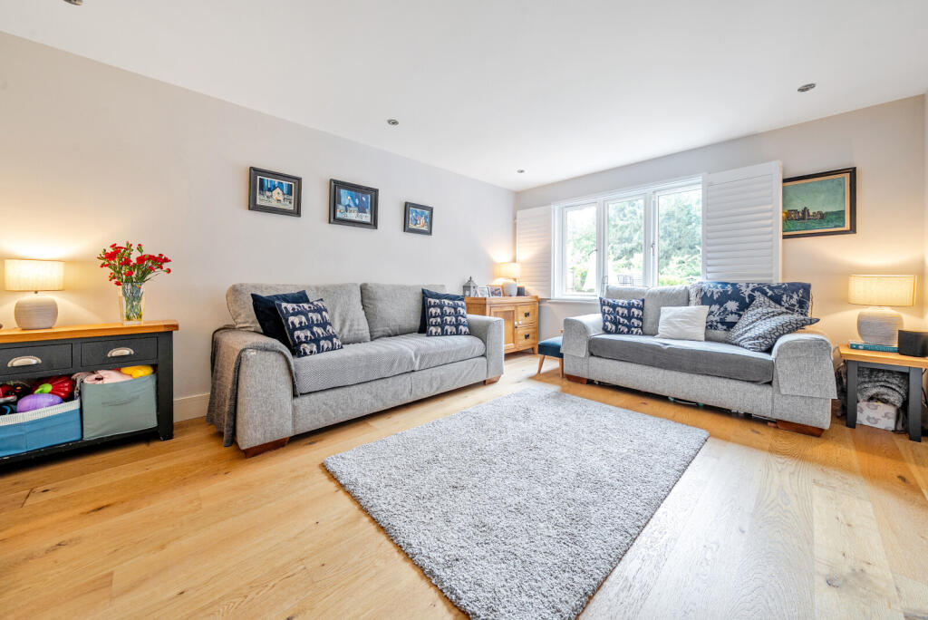 1316803-11-685d34...