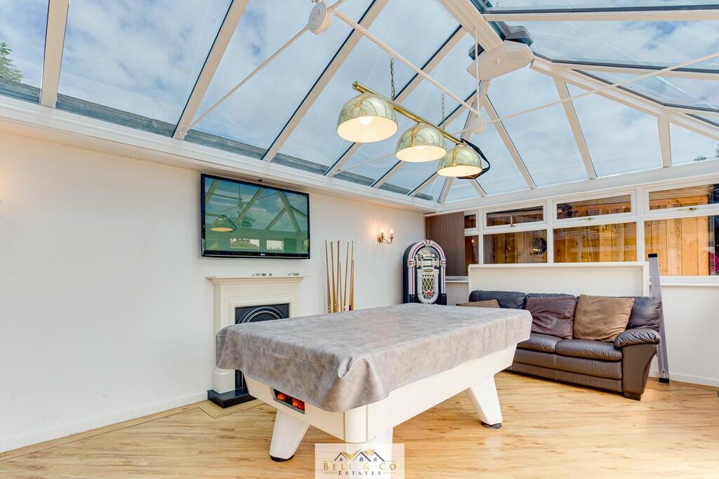 Pool room 1.2
