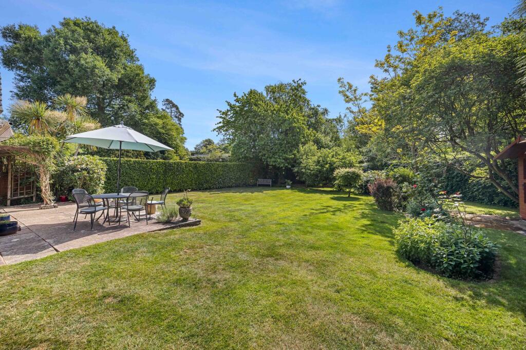 Side view rear garden