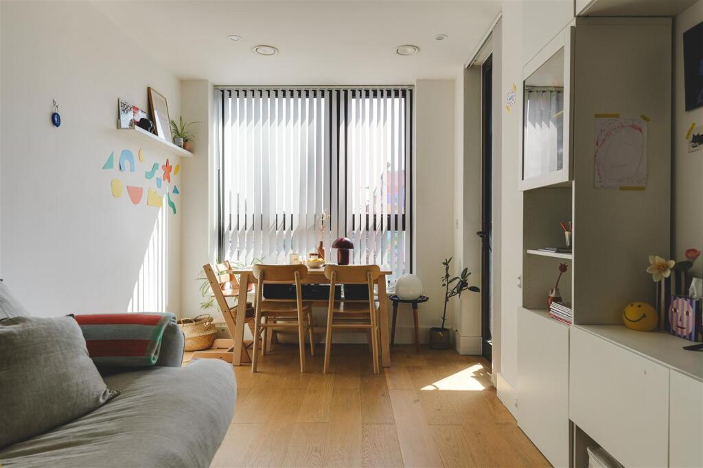 Kingsland Road-1.jpg