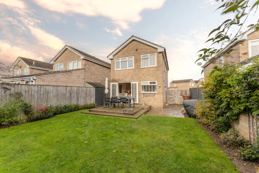 53 Hambleton Road (Externals) (2 of 4)