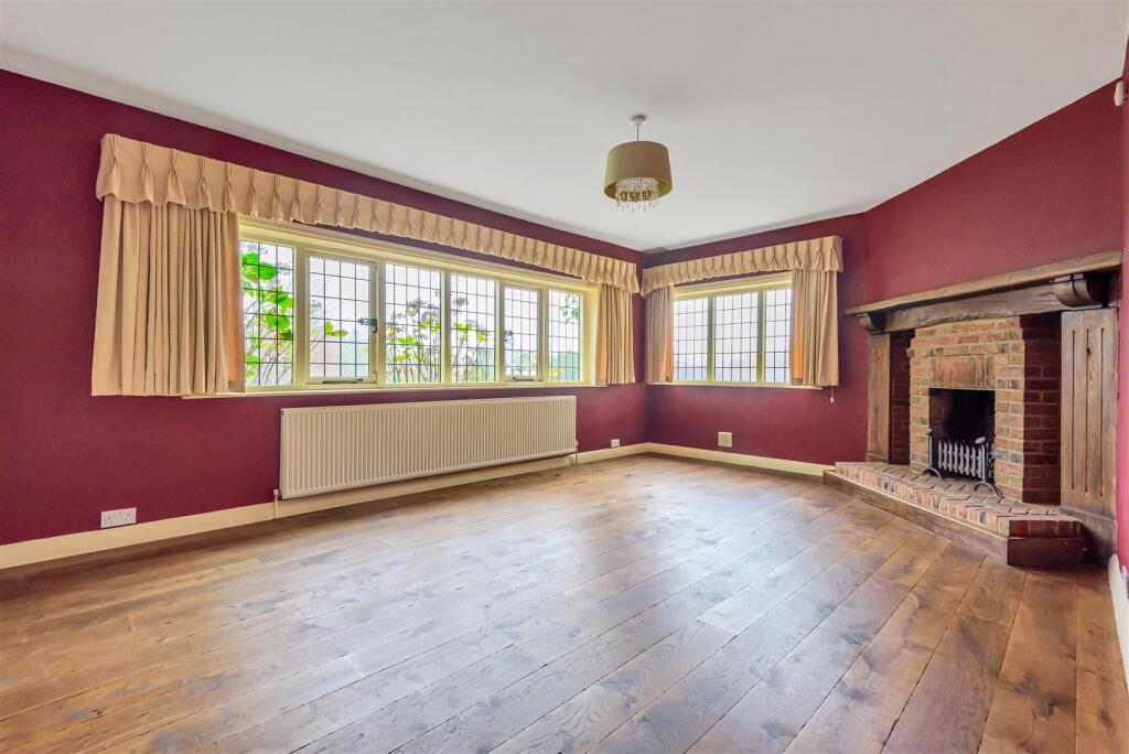 Dining room 2nd angle.jpg