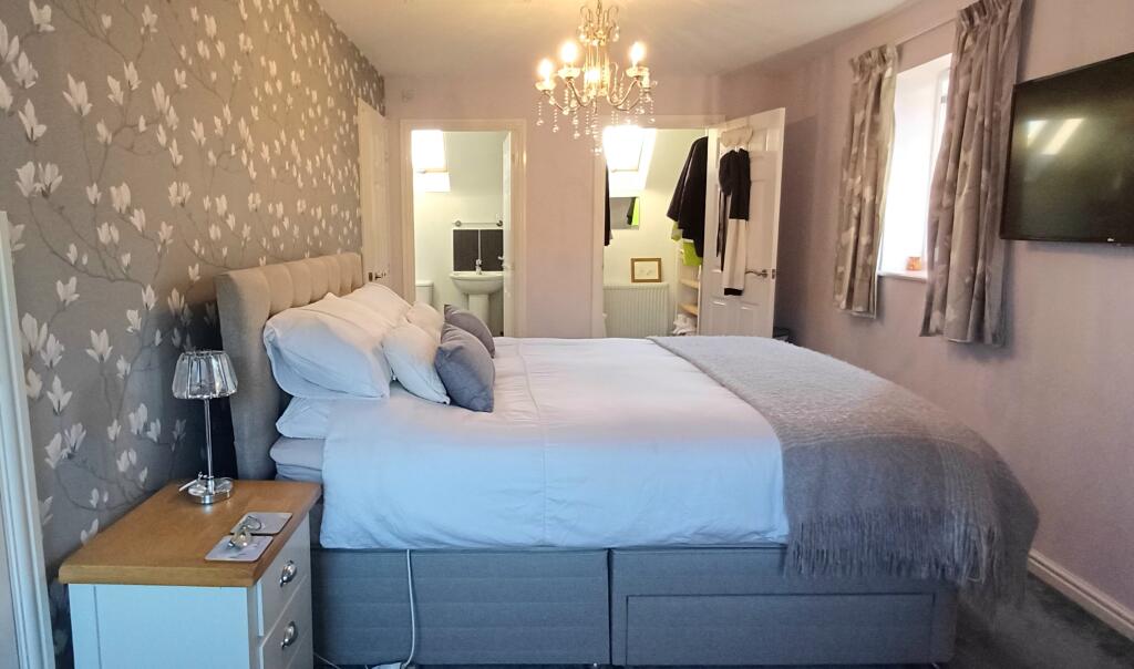 Master Bedroom, En-Suite &amp; Dressing Room