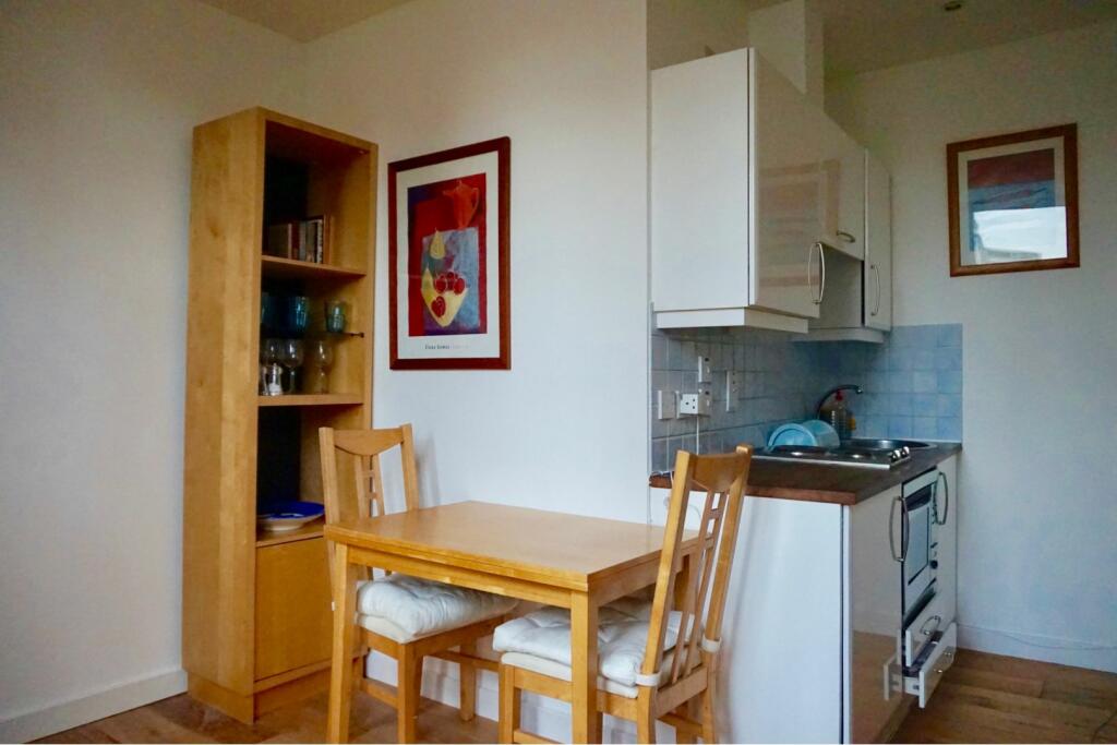 Lounge / Kitchen