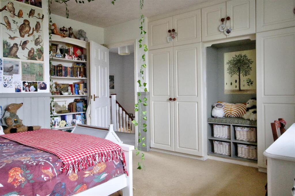 Bedroom 2:
