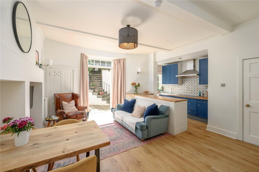 Sitting Room/Kitchen