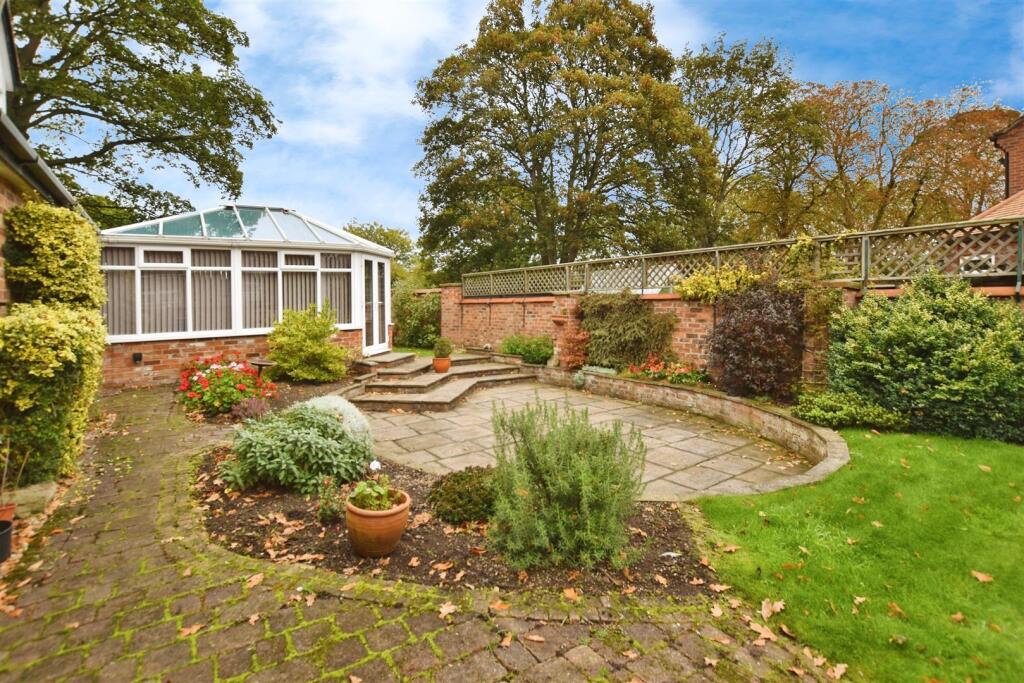 78a8b732-patio.JPG