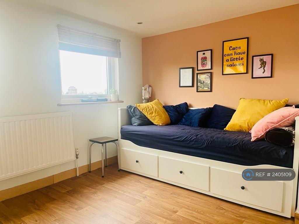 Top Floor Bedroom 