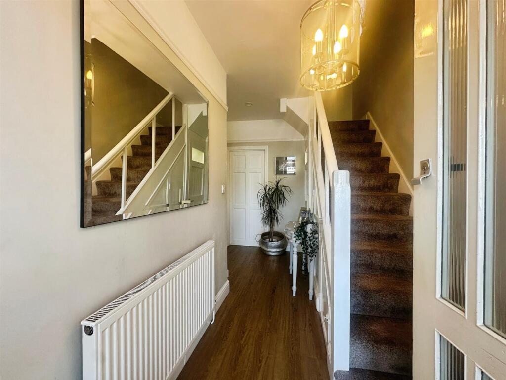 e2e28734--4B97-B0CB-1BFA24EF4F19-18204-0000071EB94