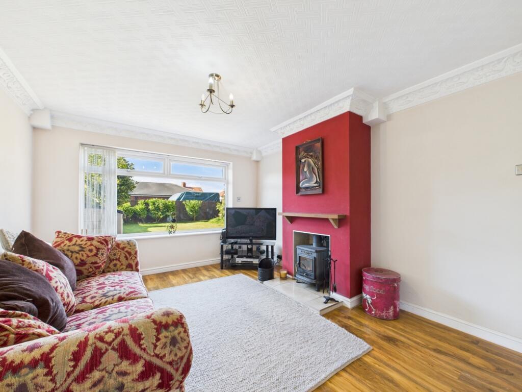 CAM02386G0-PR0123-STILL001