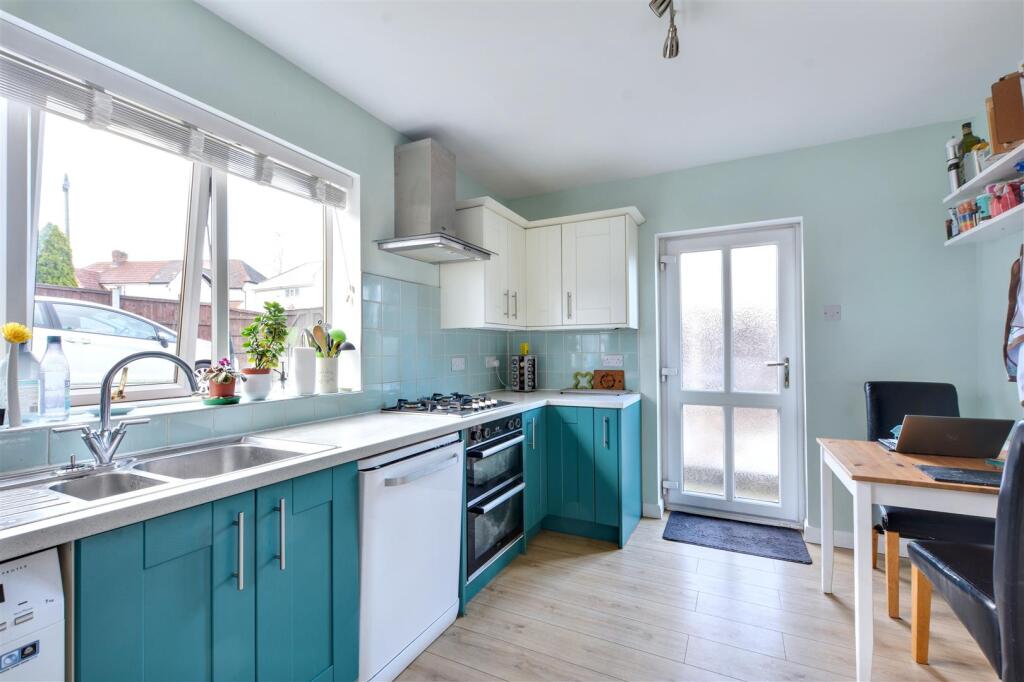 Kitchen_2.jpeg