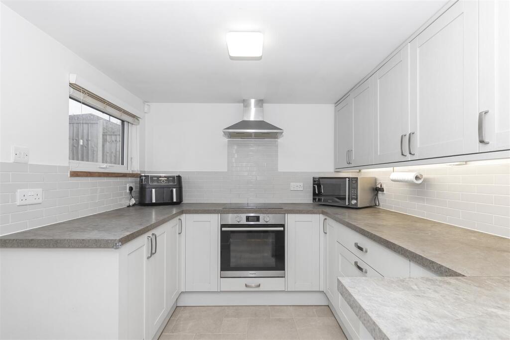 Kitchen 3.jpg