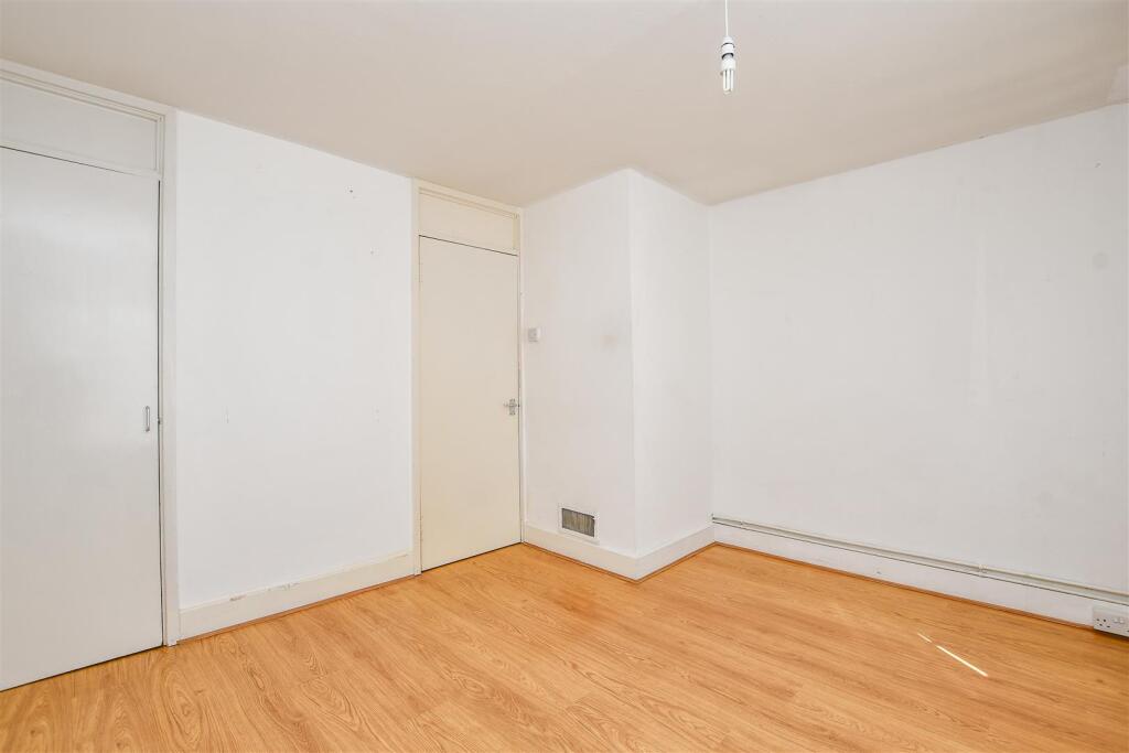 Bedroom .jpg