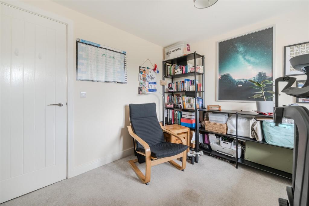 Bedroom3-2.jpg