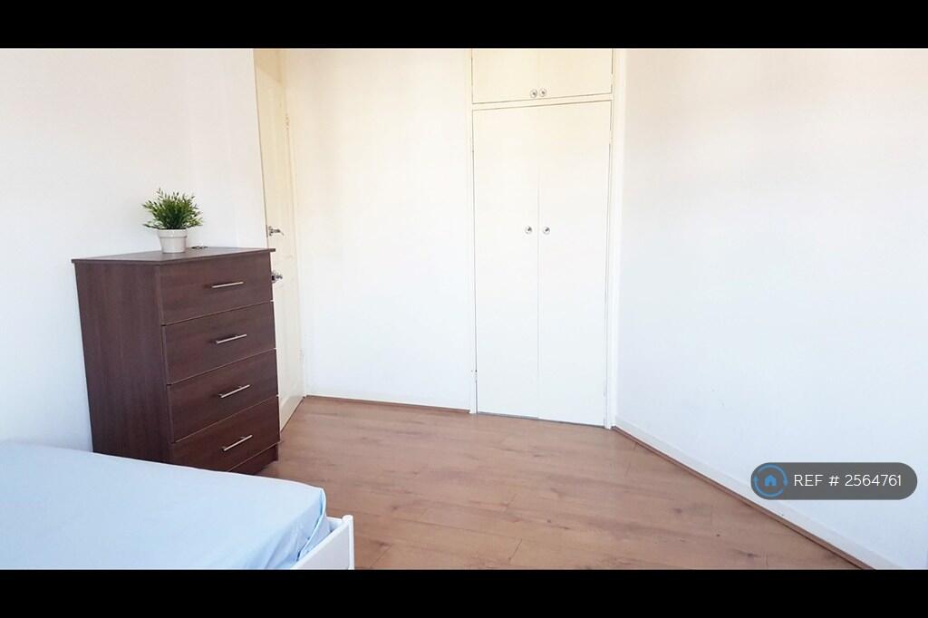 Room 3 - Fully Furnished 