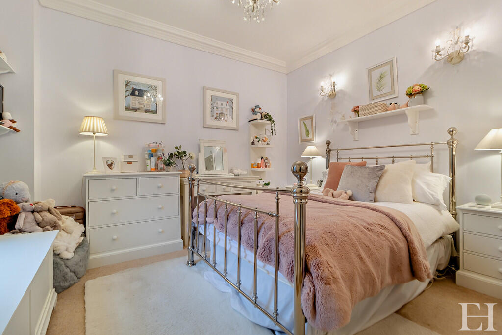 8632598-interior0...