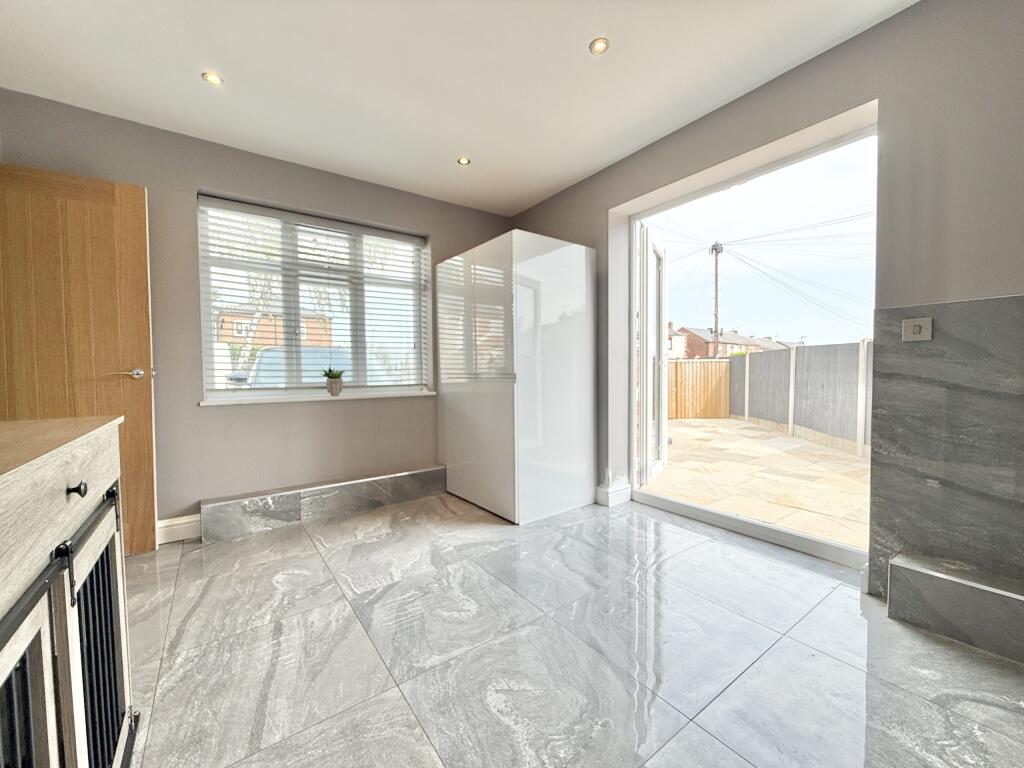 20250806_124516675_iOS