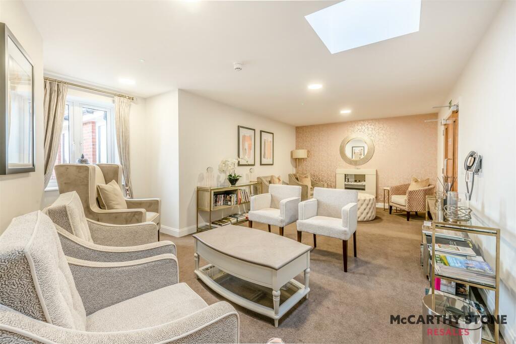 Homeowners Lounge