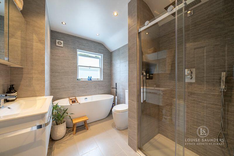 Photo 33