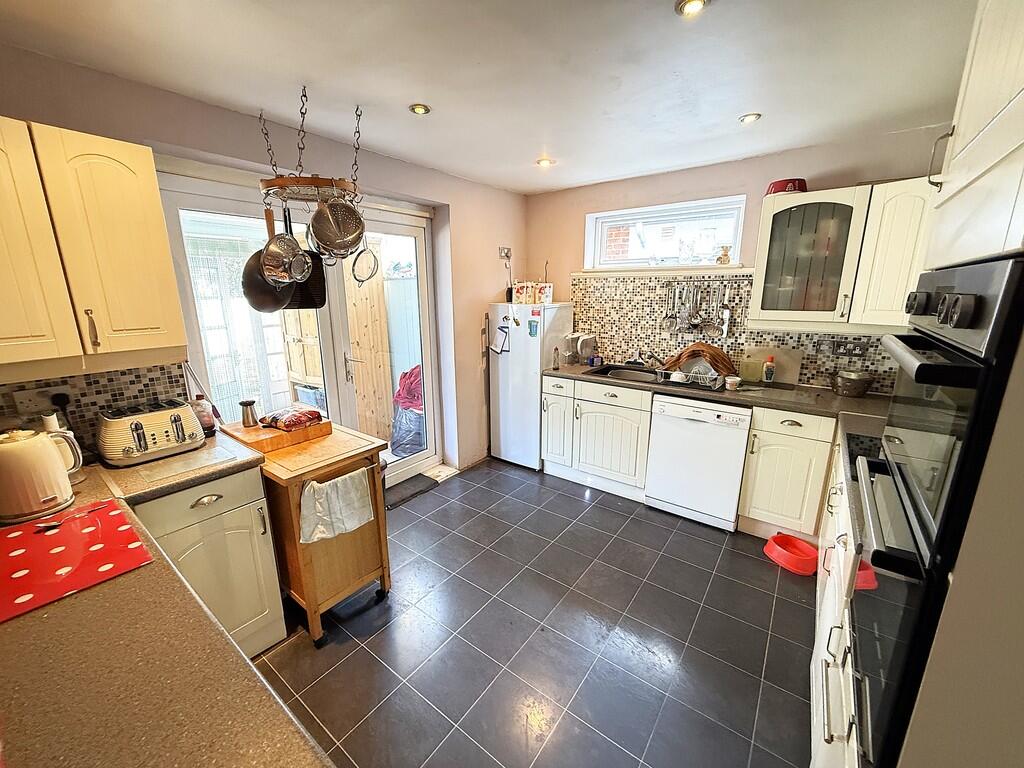 KITCHEN 1