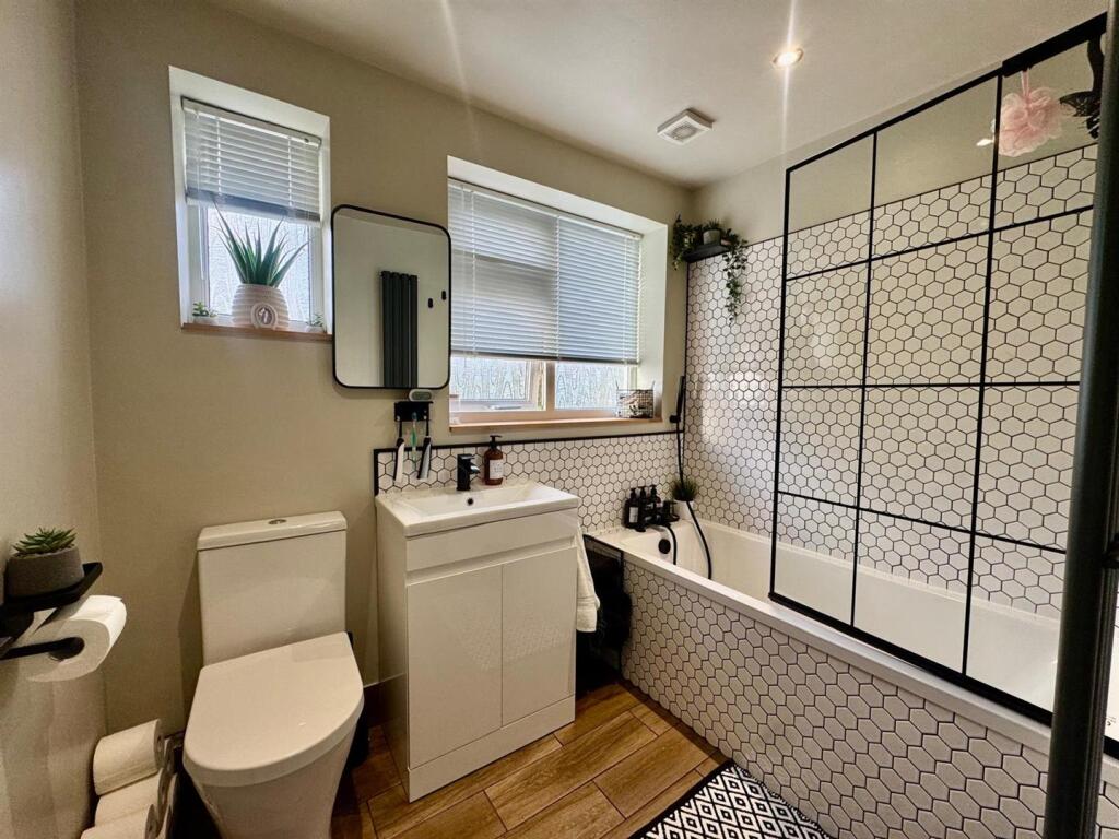 WhatsApp Image 2025-10-28 at 15.30.04 (1).jpeg