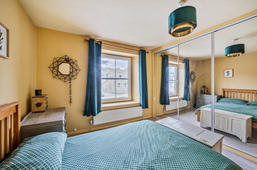 1328807-11-688a33...