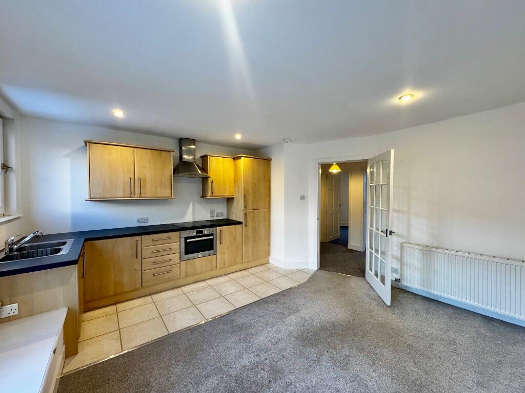 Kitchen / Lounge