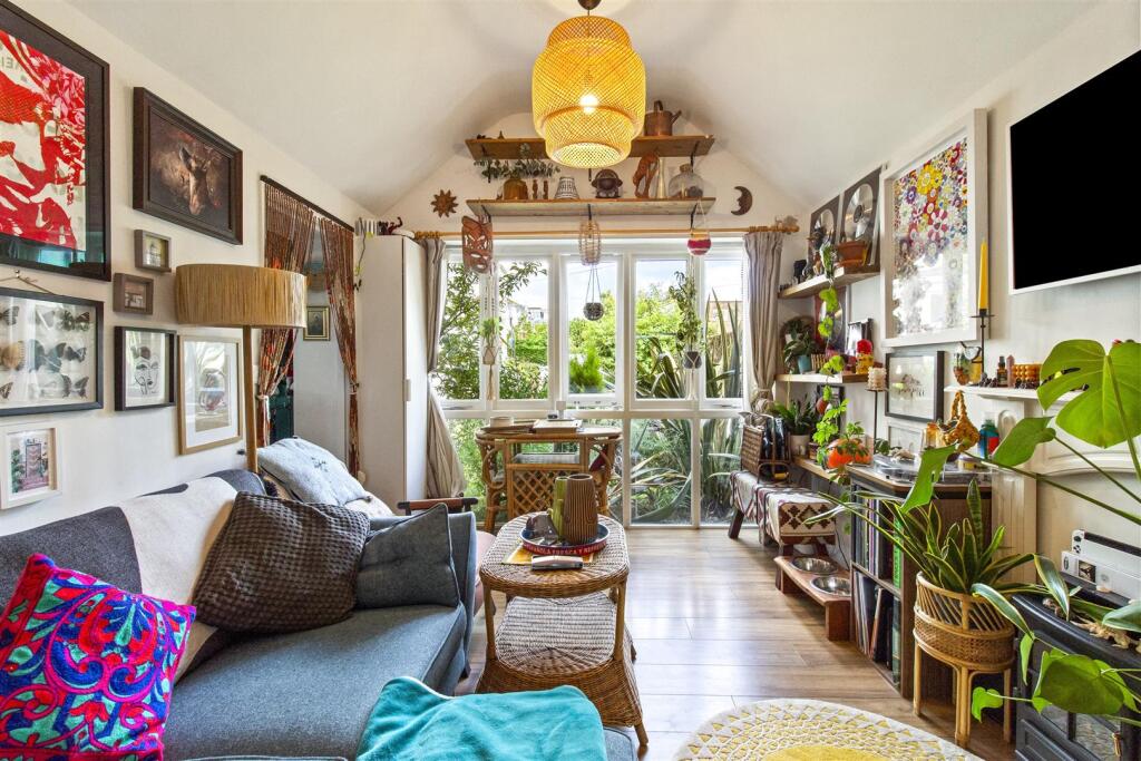 13c Tennyson Road_003.JPG