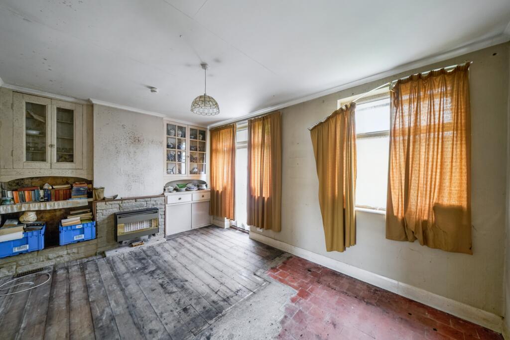 129 Linden Avenue, Ruislip, Middlesex, HA4 8TY