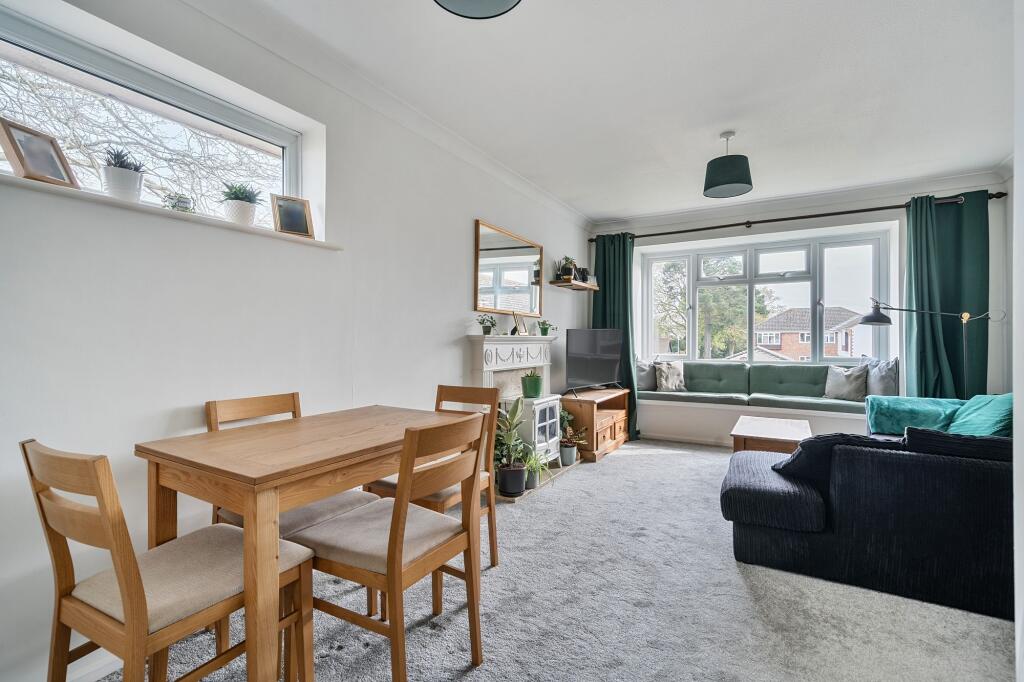 Living Room/ Dining Room