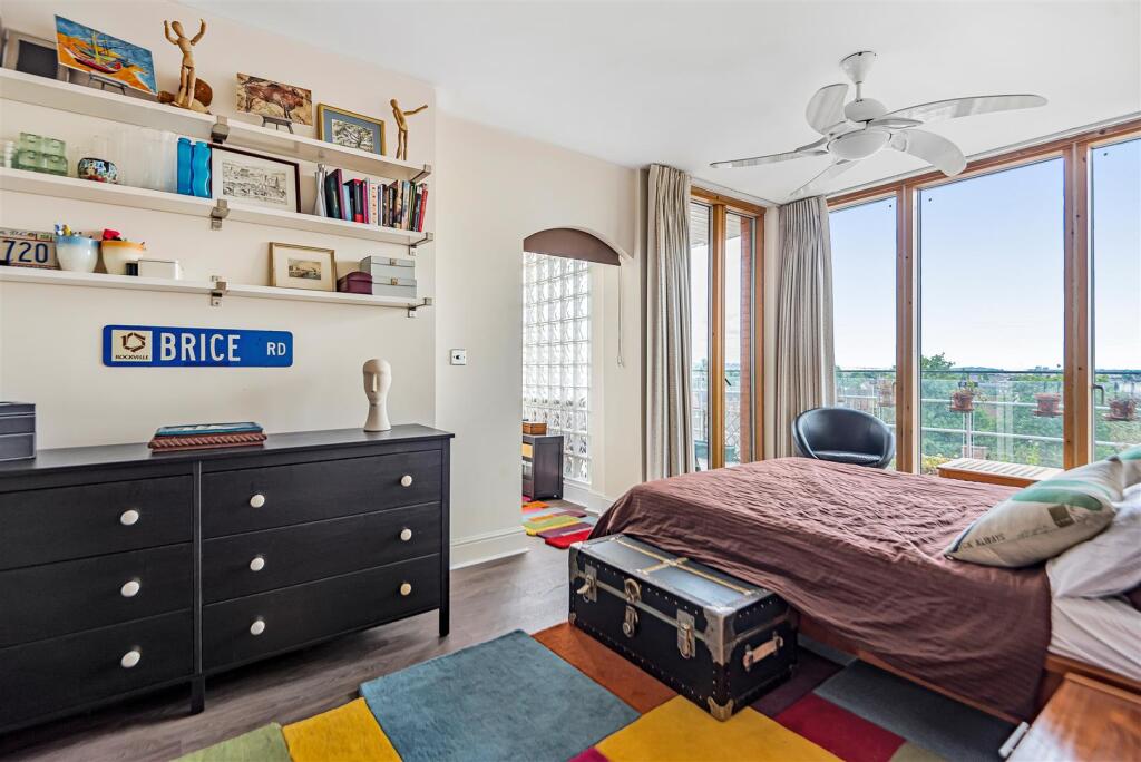 BEDROOM 1 ALT ANGLE.jpg